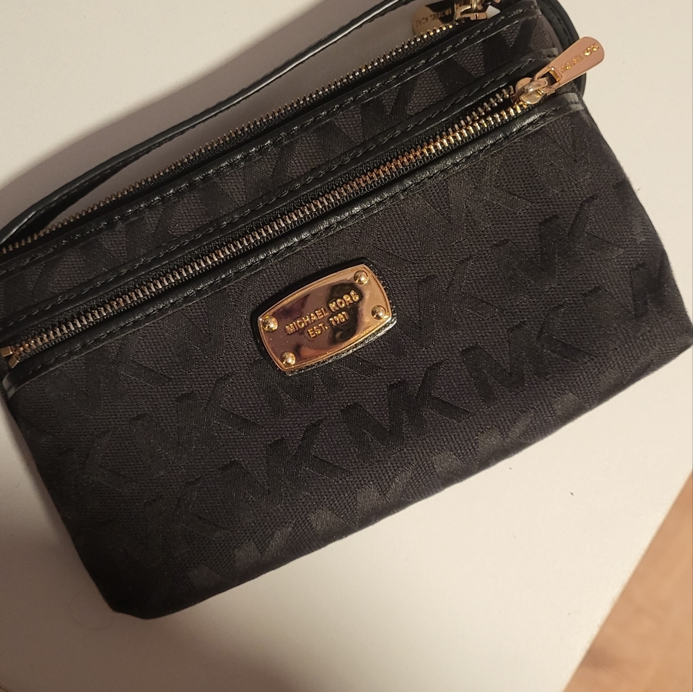 Brand new MK wristlet